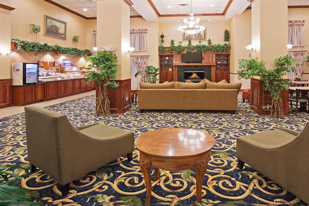 Holiday Inn Express & Suites Midwest City By Ihg Interieur foto