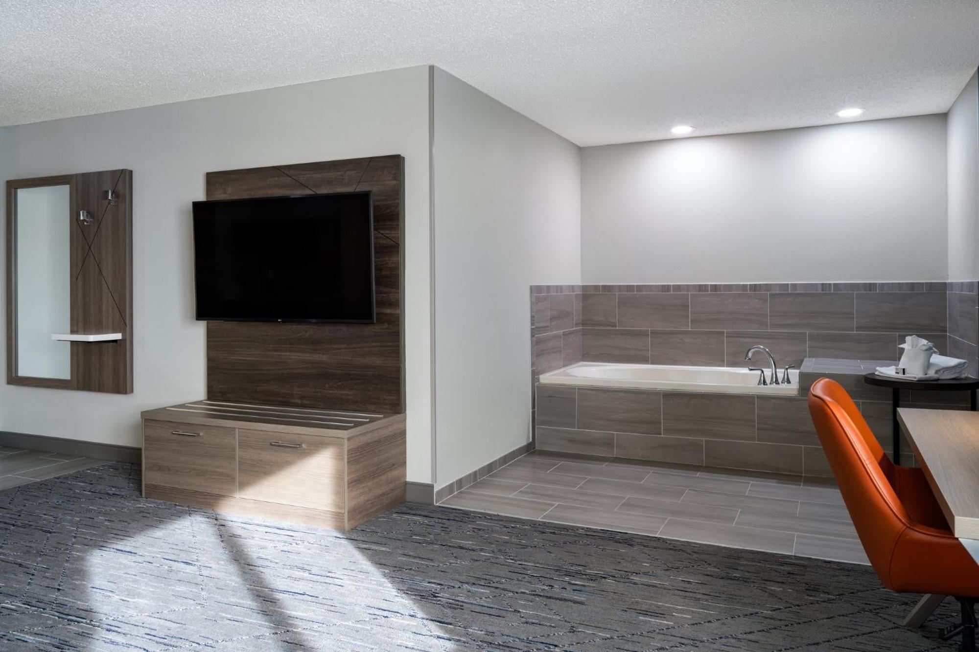 Holiday Inn Express & Suites Midwest City By Ihg Buitenkant foto