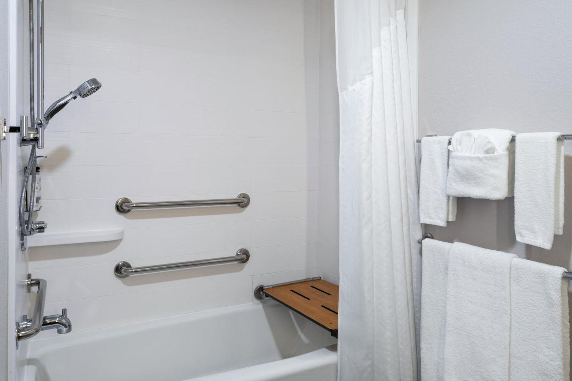 Holiday Inn Express & Suites Midwest City By Ihg Buitenkant foto